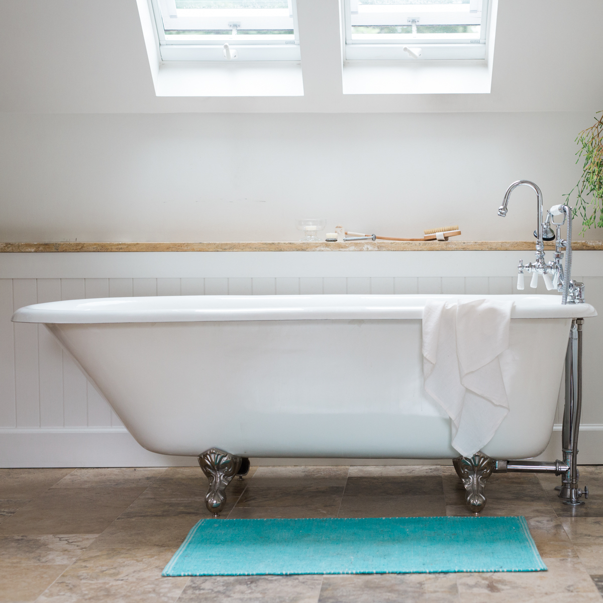 Your Guide To A Relaxing Detox Bath - Carley Schweet