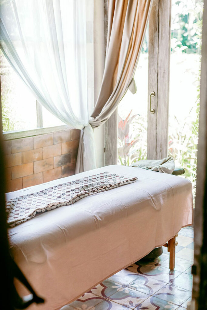 massage table